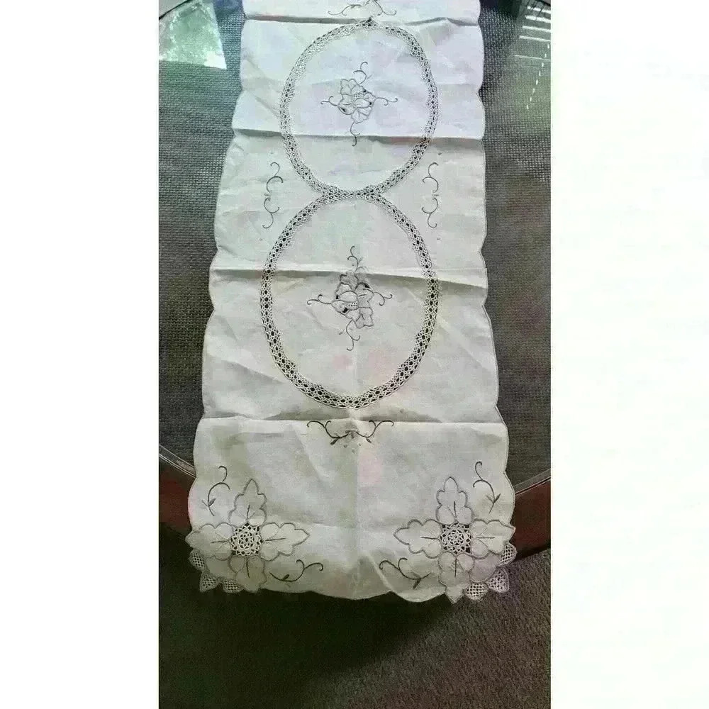 Embroidered/Crochet Battenburg Table Runner